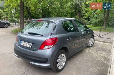 Хэтчбек Peugeot 207 2011 в 