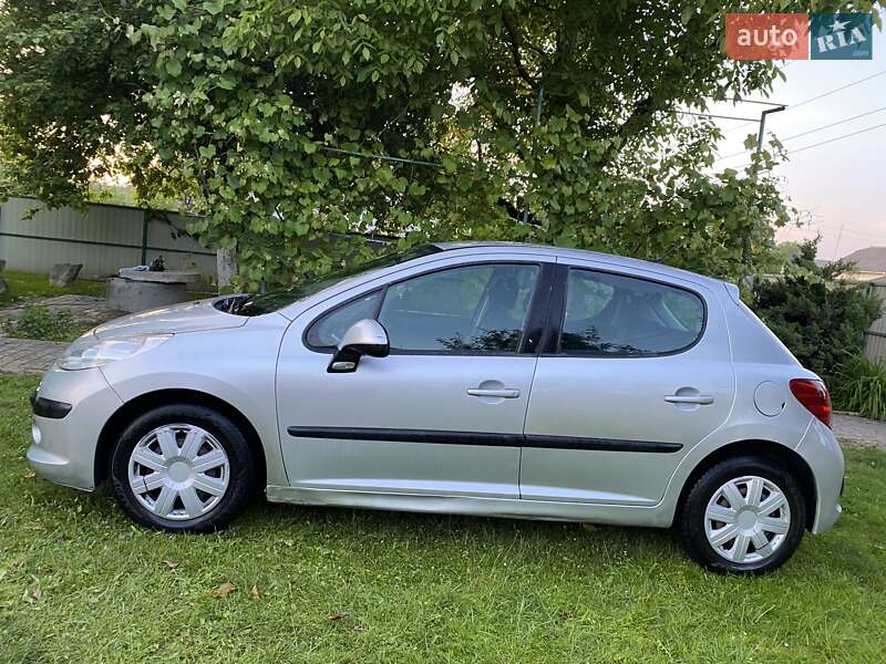 Хетчбек Peugeot 207 2007 в Дрогобичі