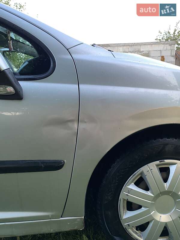 Хетчбек Peugeot 207 2007 в Дрогобичі