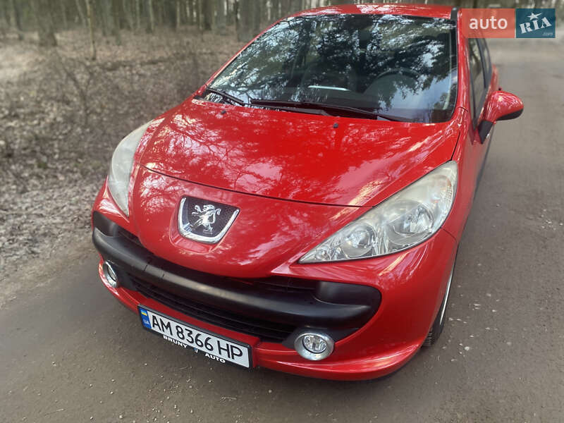 Хетчбек Peugeot 207 2008 в Житомирі