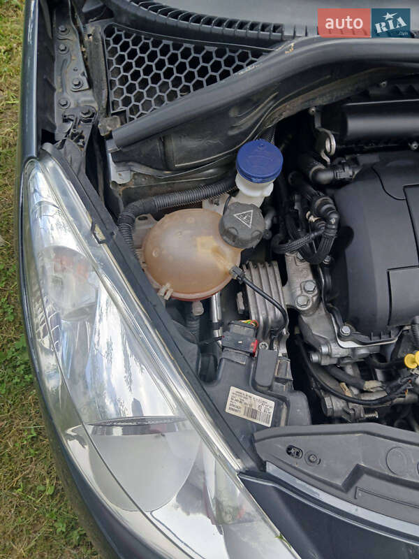 Универсал Peugeot 207 2012 в Надворной