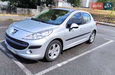 Хэтчбек Peugeot 207 2007 в Киеве