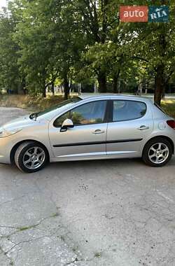 Хэтчбек Peugeot 207 2010 в Запорожье