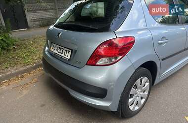 Хетчбек Peugeot 207 2010 в 