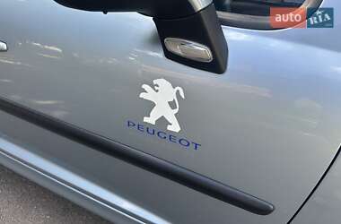 Хетчбек Peugeot 207 2010 в 