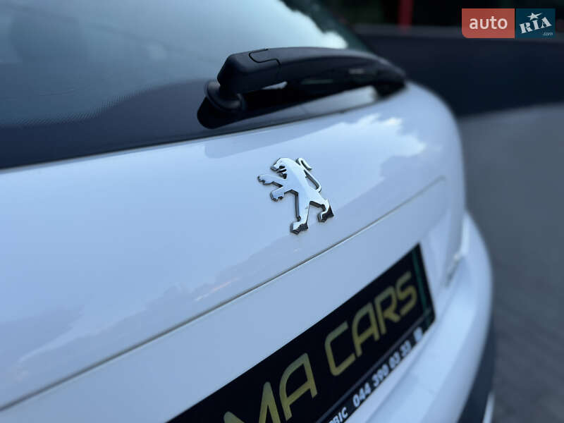 Хетчбек Peugeot 207 2011 в Києві