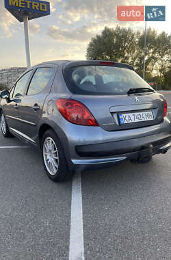 Хэтчбек Peugeot 207 2008 в 