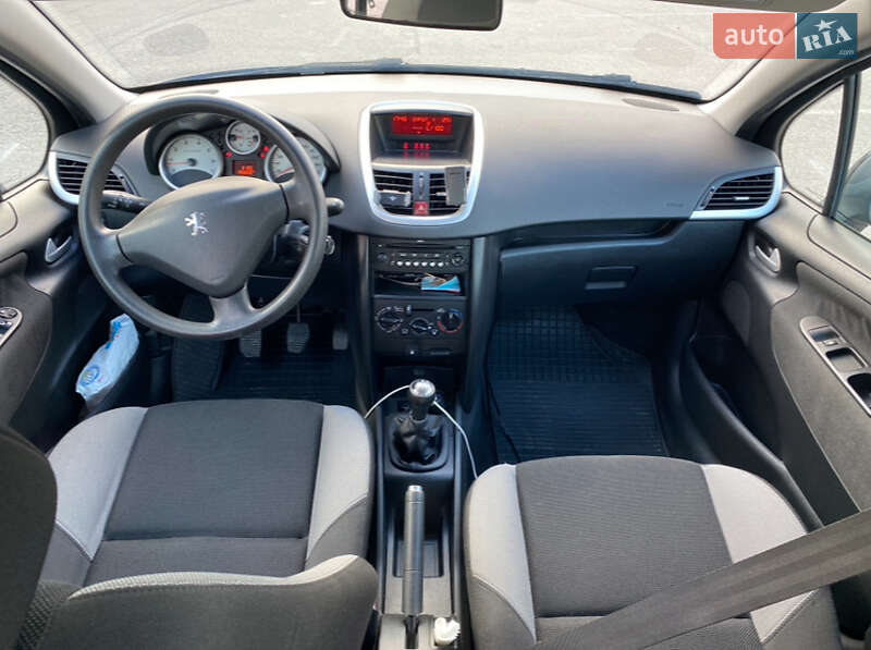 Хэтчбек Peugeot 207 2009 в Харькове