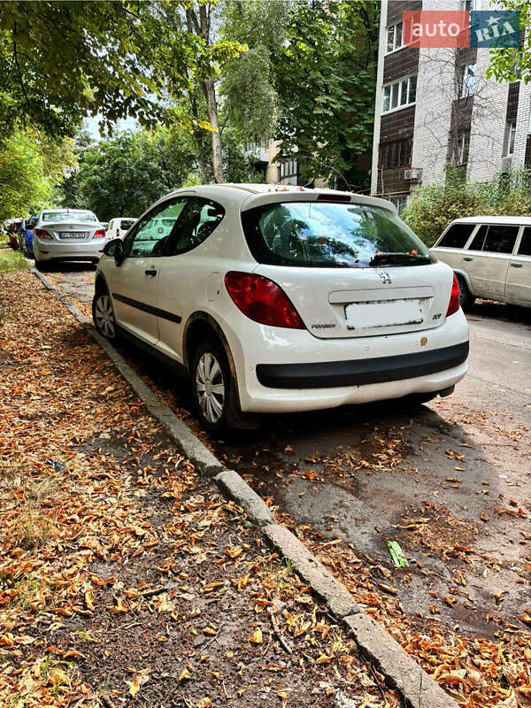 Хэтчбек Peugeot 207 2008 в Днепре