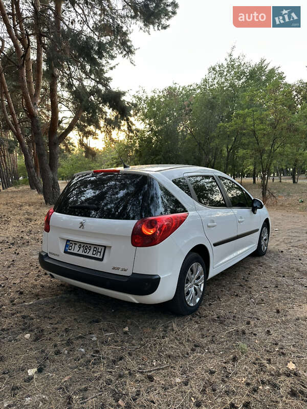 Универсал Peugeot 207 2010 в Николаеве