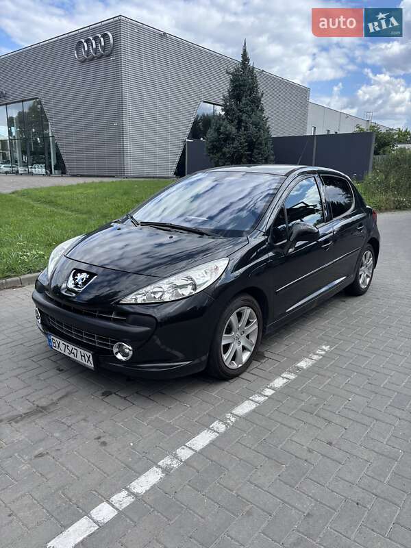 Хэтчбек Peugeot 207 2007 в Львове