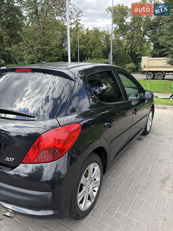 Хэтчбек Peugeot 207 2007 в Львове