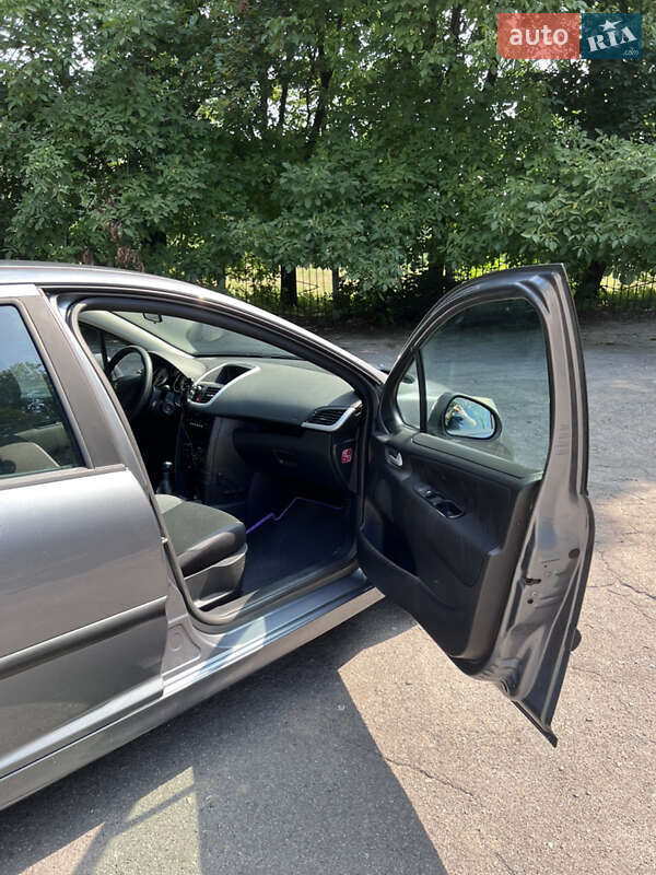 Хетчбек Peugeot 207 2009 в Вінниці