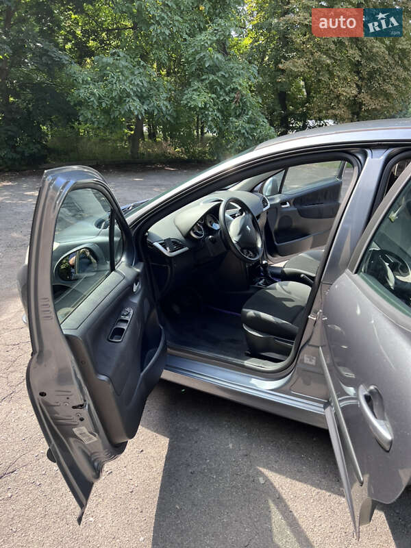 Хетчбек Peugeot 207 2009 в Вінниці