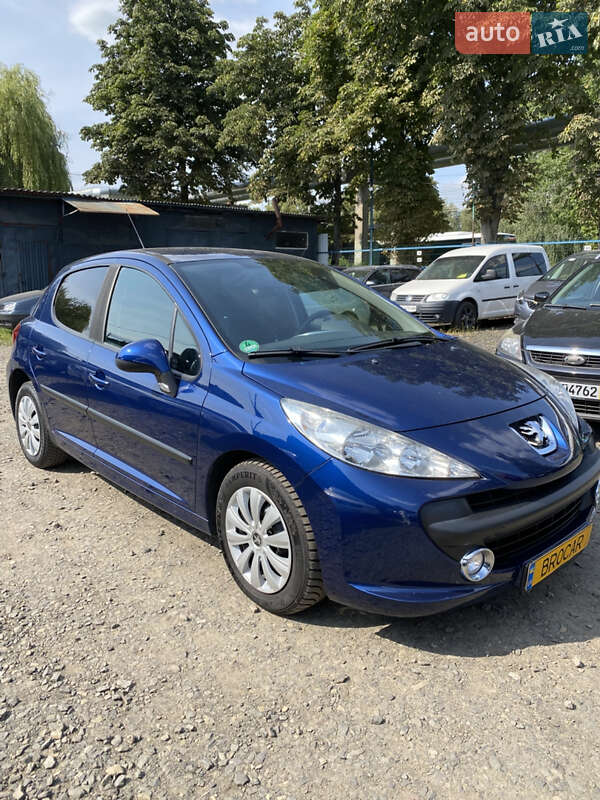 Хэтчбек Peugeot 207 2008 в Луцке