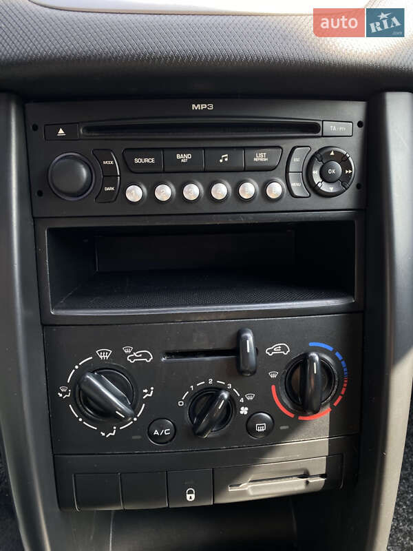 Хэтчбек Peugeot 207 2008 в Луцке