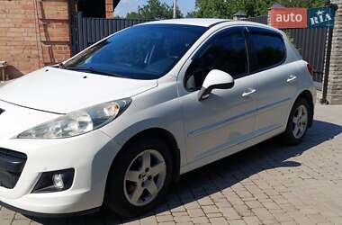 Хэтчбек Peugeot 207 2010 в Кропивницком