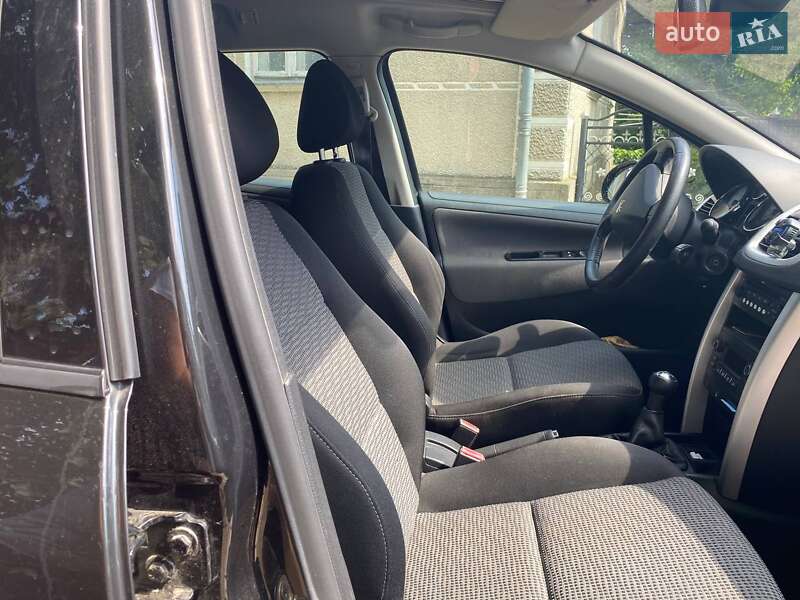 Універсал Peugeot 207 2009 в Товсте