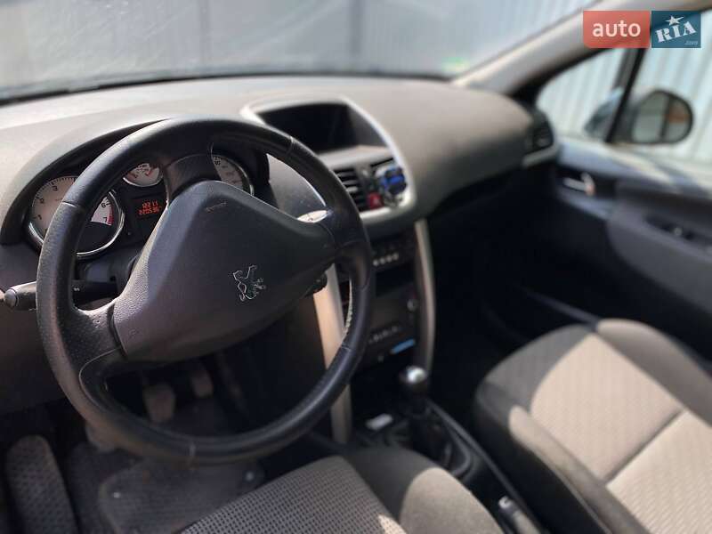 Універсал Peugeot 207 2009 в Товсте