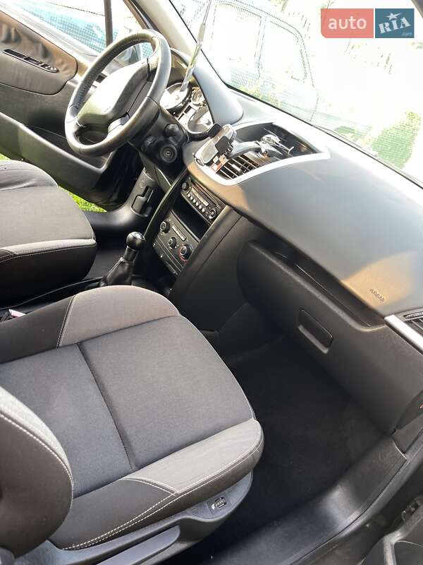 Хетчбек Peugeot 207 2010 в Львові фото 9 Хетчбек Peugeot 207 2010 в Львові