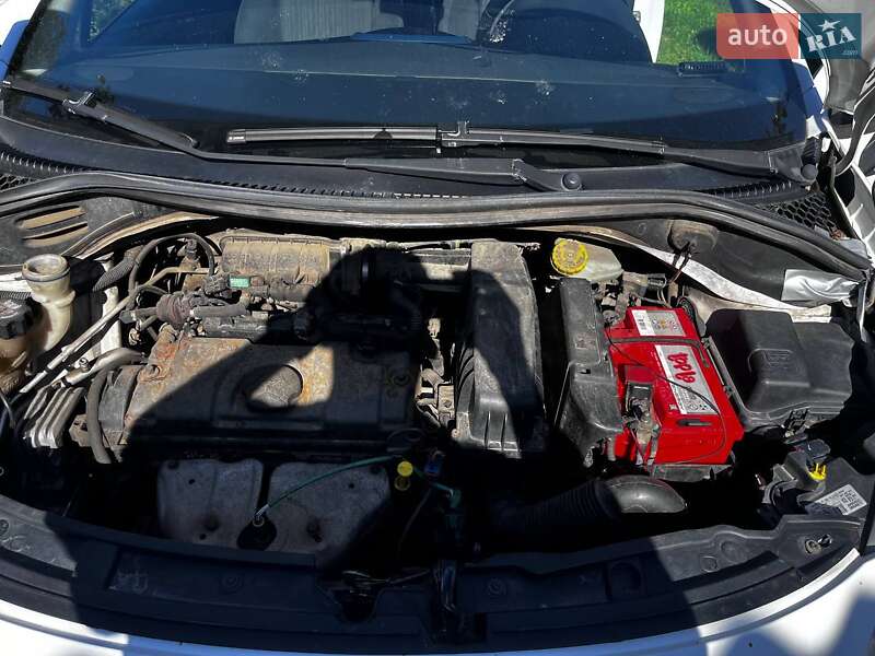 Хетчбек Peugeot 207 2010 в Львові