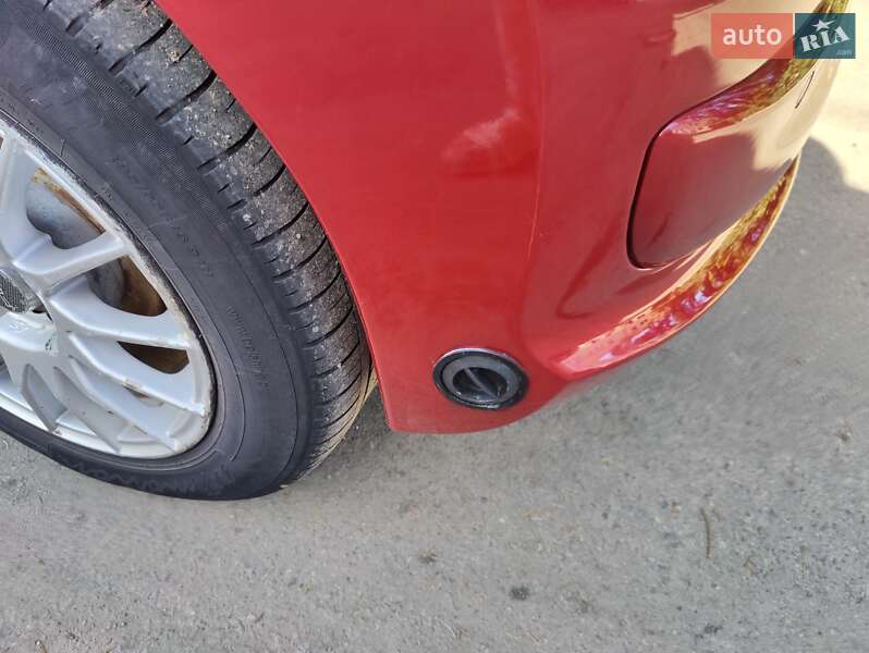 Хэтчбек Peugeot 207 2010 в Луцке