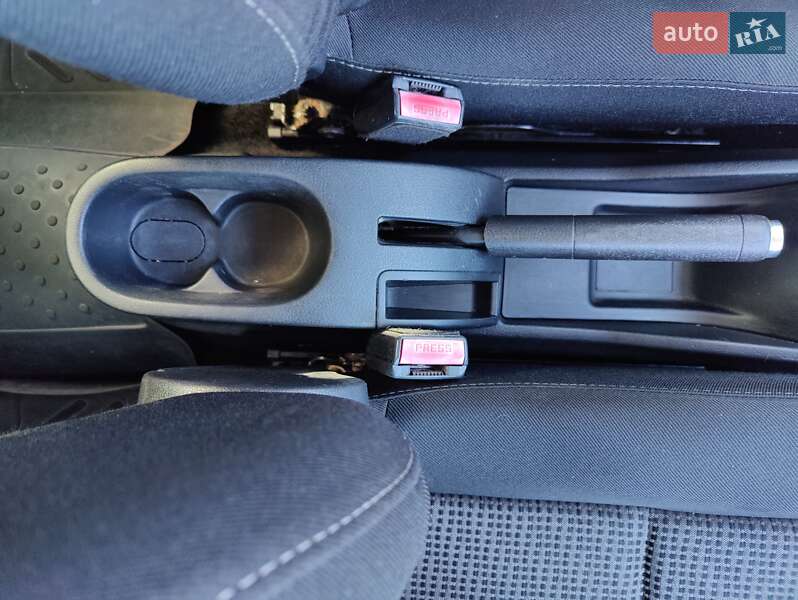 Хэтчбек Peugeot 207 2010 в Луцке