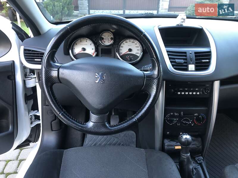 Хетчбек Peugeot 207 2007 в Стрию