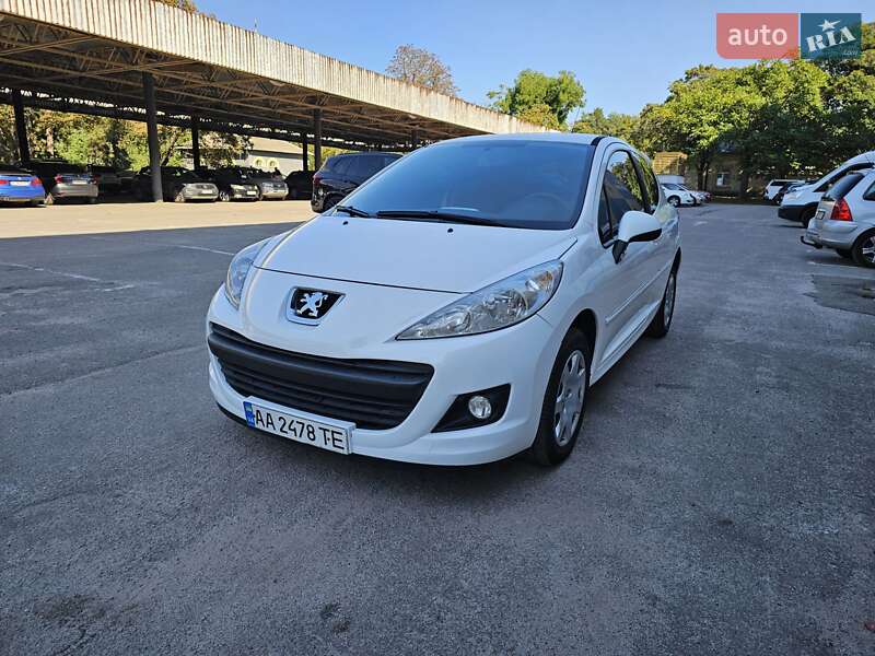 Peugeot 207 2011