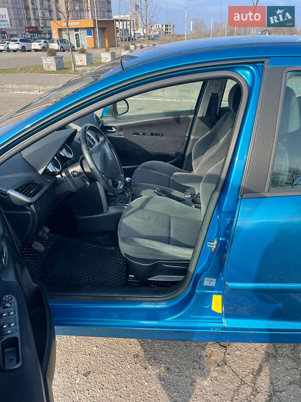 Хетчбек Peugeot 207 2006 в Черкасах