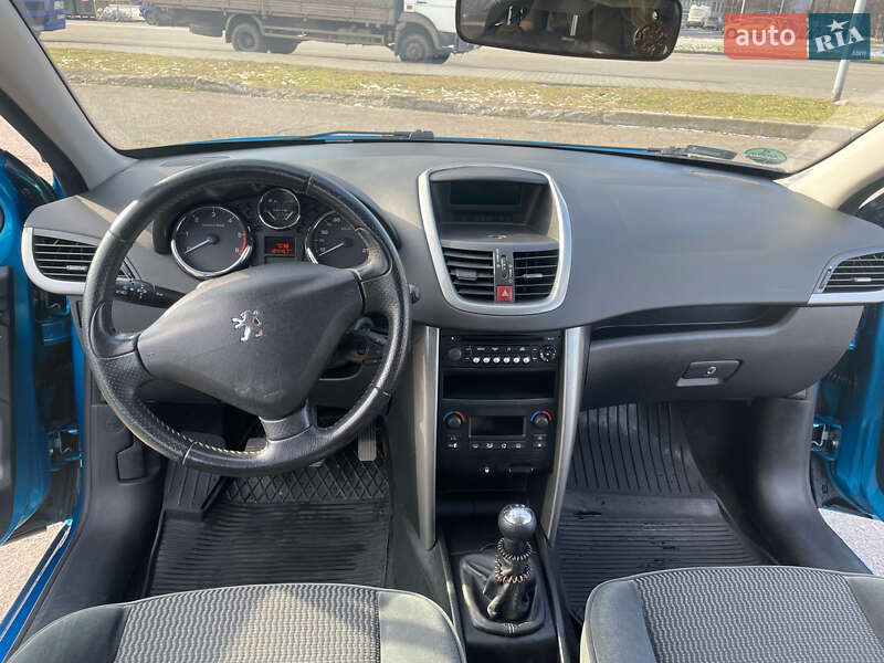 Хетчбек Peugeot 207 2006 в Черкасах