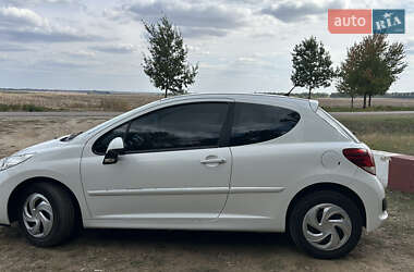 Хетчбек Peugeot 207 2011 в 