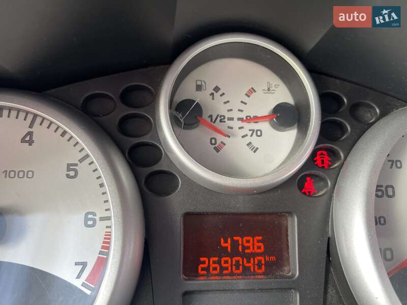 Хетчбек Peugeot 207 2010 в Каневі