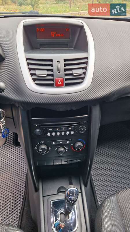 Хэтчбек Peugeot 207 2010 в Николаеве