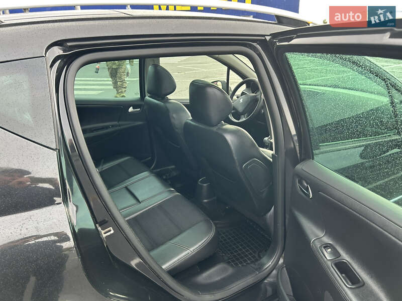 Универсал Peugeot 207 2011 в Виннице