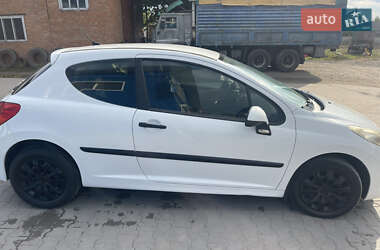 Хэтчбек Peugeot 207 2008 в 