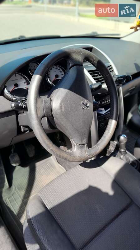 Хэтчбек Peugeot 207 2011 в Львове