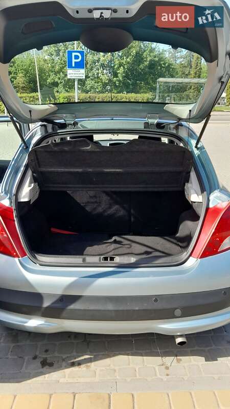 Хэтчбек Peugeot 207 2011 в Львове