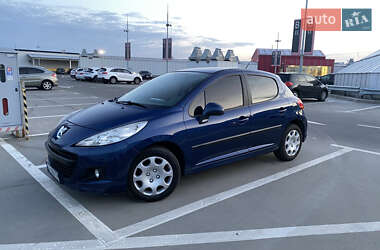 Хэтчбек Peugeot 207 2009 в 