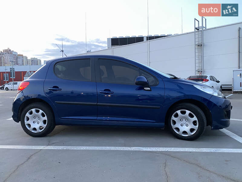 Хетчбек Peugeot 207 2009 в Києві