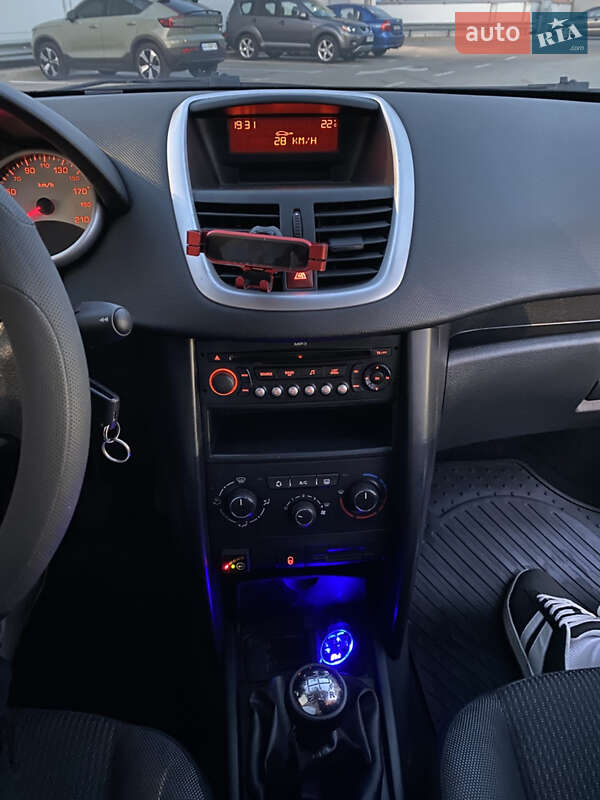 Хетчбек Peugeot 207 2009 в Києві