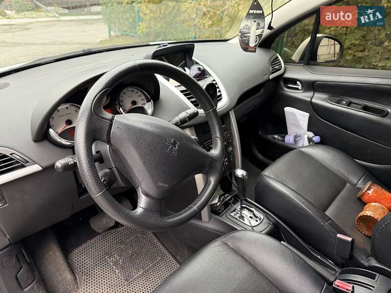 Хэтчбек Peugeot 207 2011 в Киеве фото 9 Хэтчбек Peugeot 207 2011 в Киеве