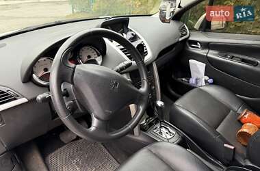 Хэтчбек Peugeot 207 2011 в 