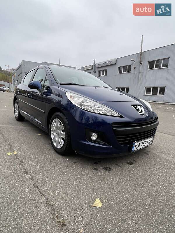 Хэтчбек Peugeot 207 2010 в Киеве фото 3 Хэтчбек Peugeot 207 2010 в Киеве