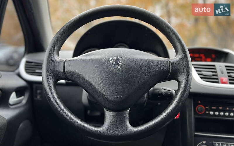 Хетчбек Peugeot 207 2010 в Львові