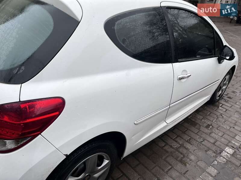 Хэтчбек Peugeot 207 2012 в Сумах