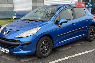Хетчбек Peugeot 207 2008 в Києві