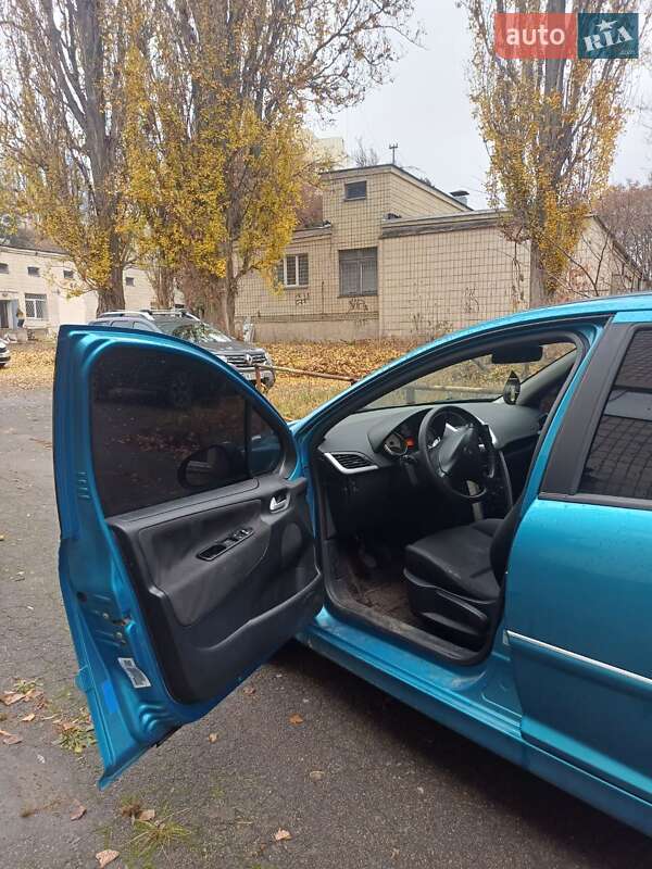 Хетчбек Peugeot 207 2011 в Києві