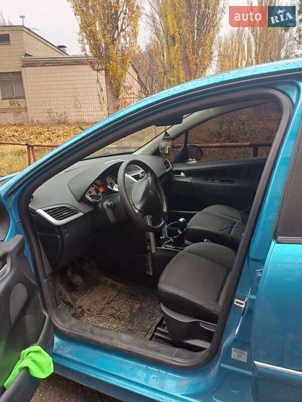Хетчбек Peugeot 207 2011 в Києві