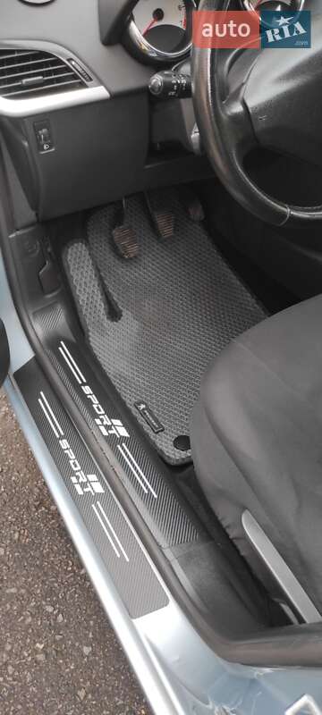 Універсал Peugeot 207 2010 в Тернополі